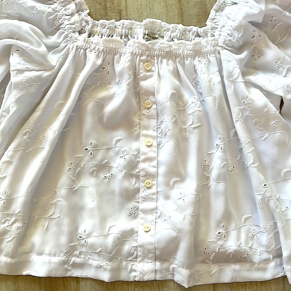 NWOT American Eagle Baloon Sleeve Lined Embroidered Babydoll Top - Picture 2 of 9